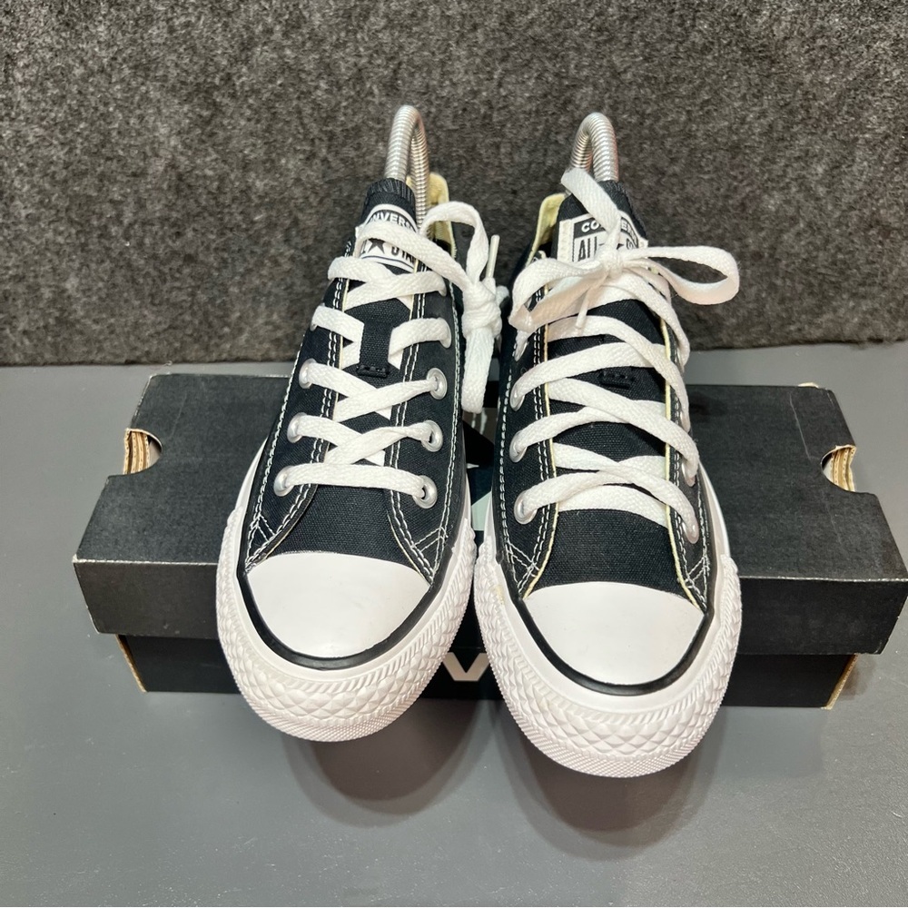 Converse Low Top “Ruth Bader Ginsburg” Women’s Shoes Size 6 - Picture 2 of 13